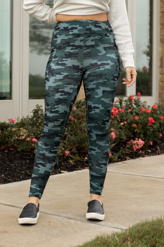 Plus Size Camo Leggings