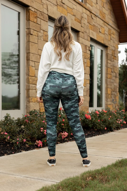 Plus Size Camo Leggings